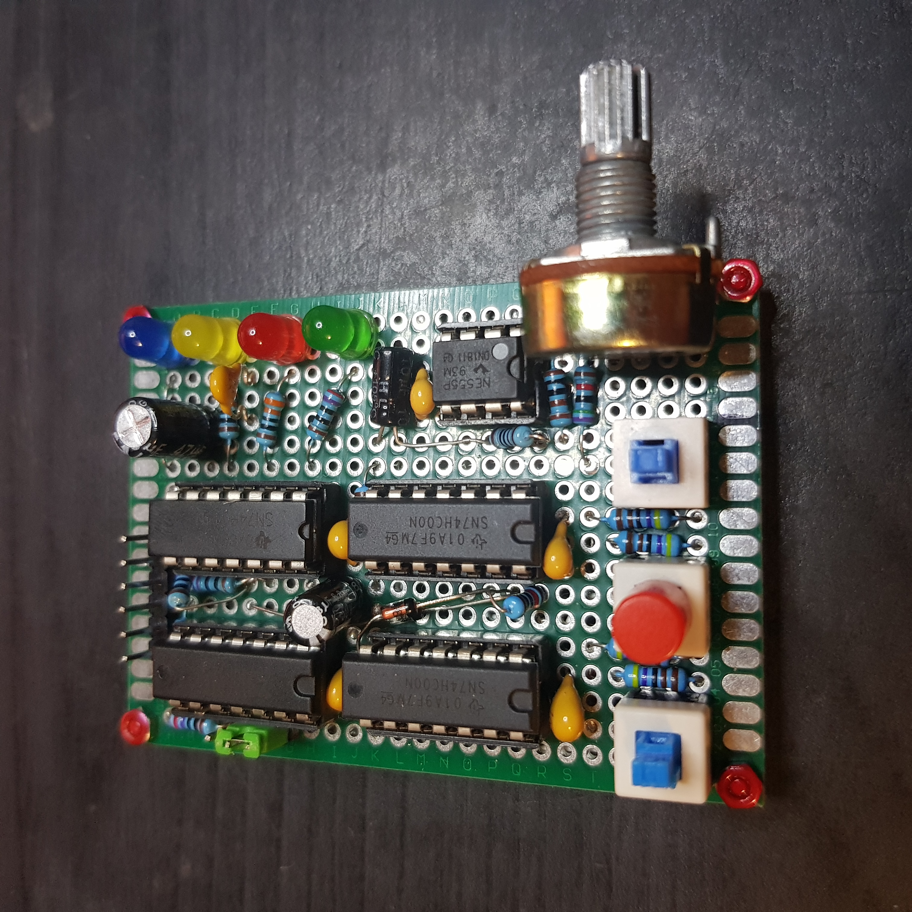 MP0003 Horloge à fréquence variable avec mode pas-à-pas (photo du prototype)